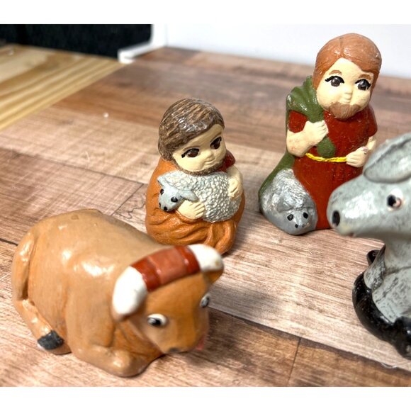 12-Piece Hand-Painted Pre-Cast Ceramic Nativity Set - Picture 6 of 9